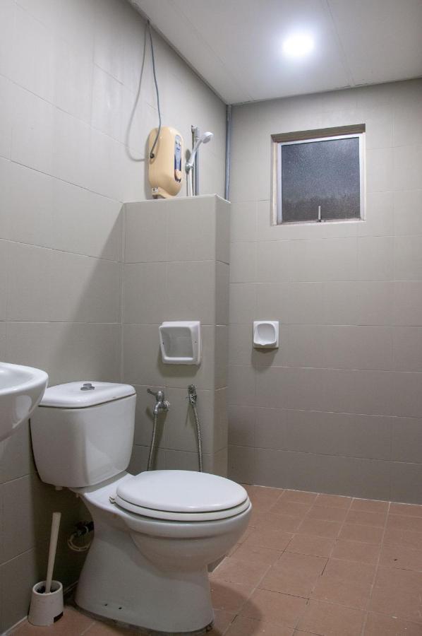 Five H Family Service Apartment เซอรีเคมบางัน ภายนอก รูปภาพ