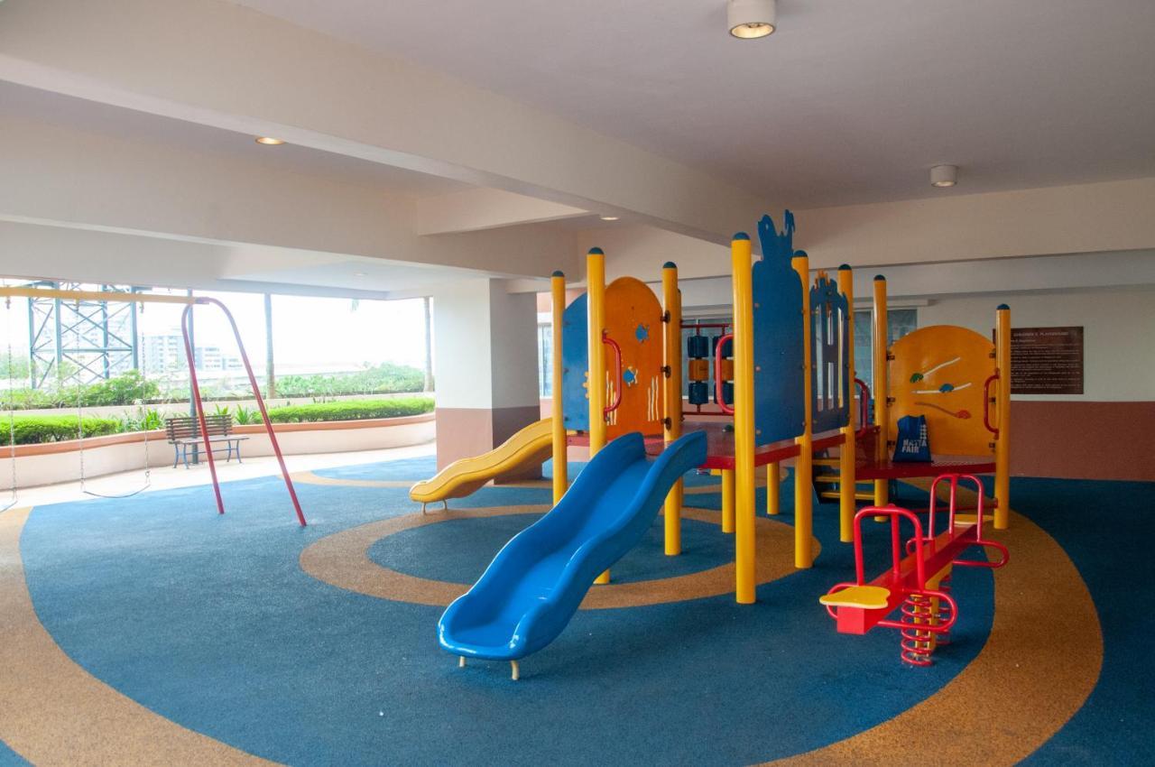 Five H Family Service Apartment เซอรีเคมบางัน ภายนอก รูปภาพ