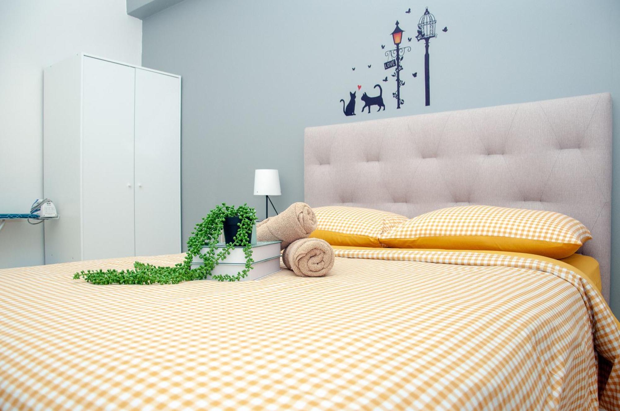 Five H Family Service Apartment เซอรีเคมบางัน ภายนอก รูปภาพ